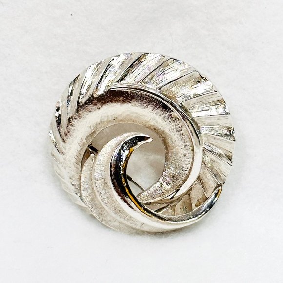 Vintage Silver Tone Coro Swirl Brooch/Pin - Picture 4 of 8
